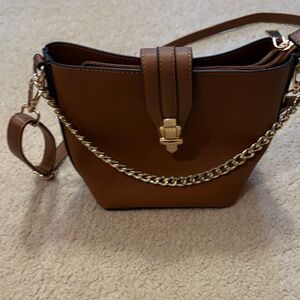 Elegant Brown Leather Shoulder Bag